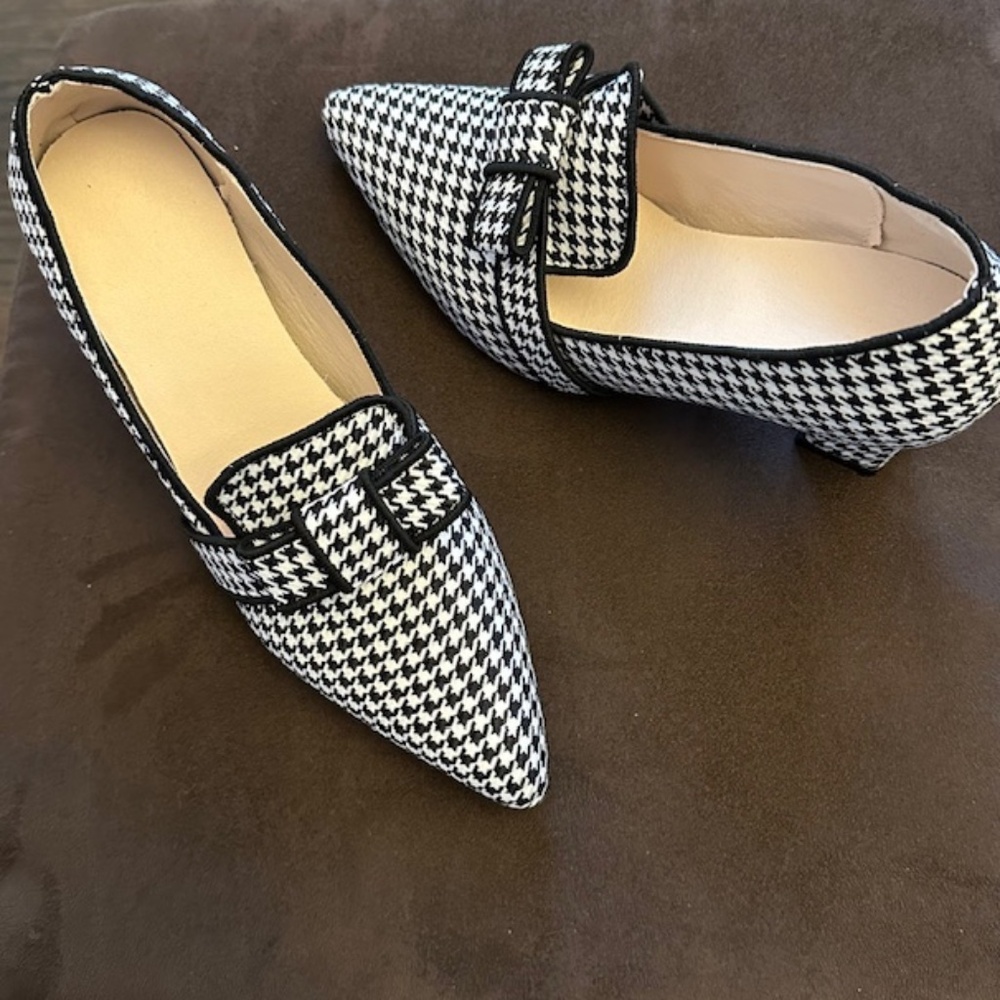 Black/White heels with bow; NIP Size 6.5